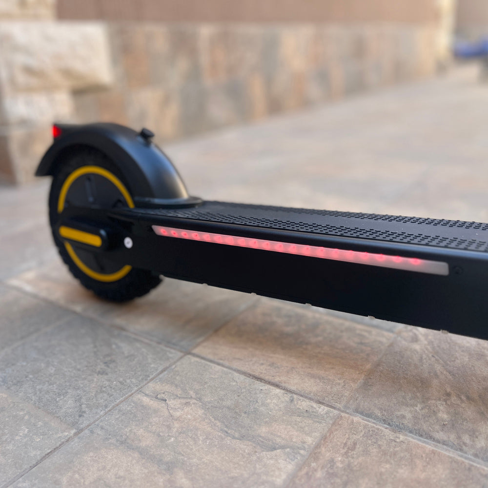 CRONY XM MAX With Antivibrator E-Scooter APP LED 30km/h Aluminium Alloy Folded 10 Inch tires | Dark grey